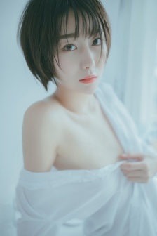 美女光衣